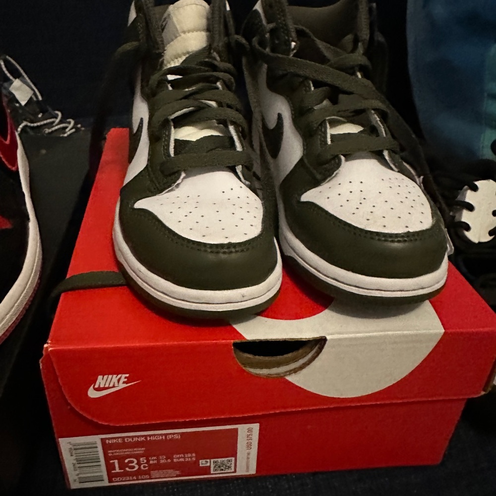 Green Nike dunk toddler 13.5
